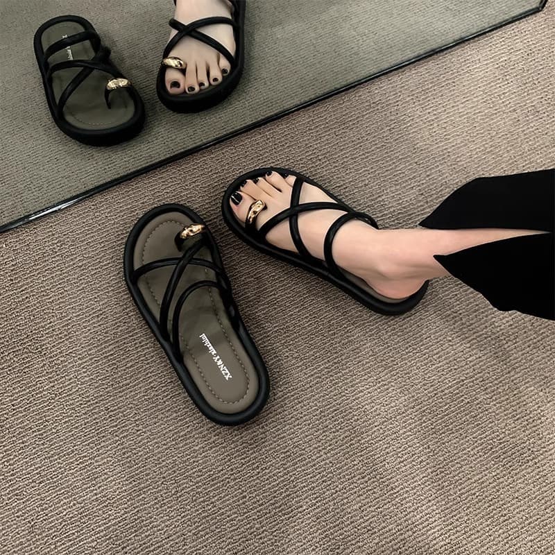 Thick Sole Slide Sandals with Toe Loop for Women 2026 Summer New Arrival Fashionable High-End Fairy Style Cross Strap Beach Sandals