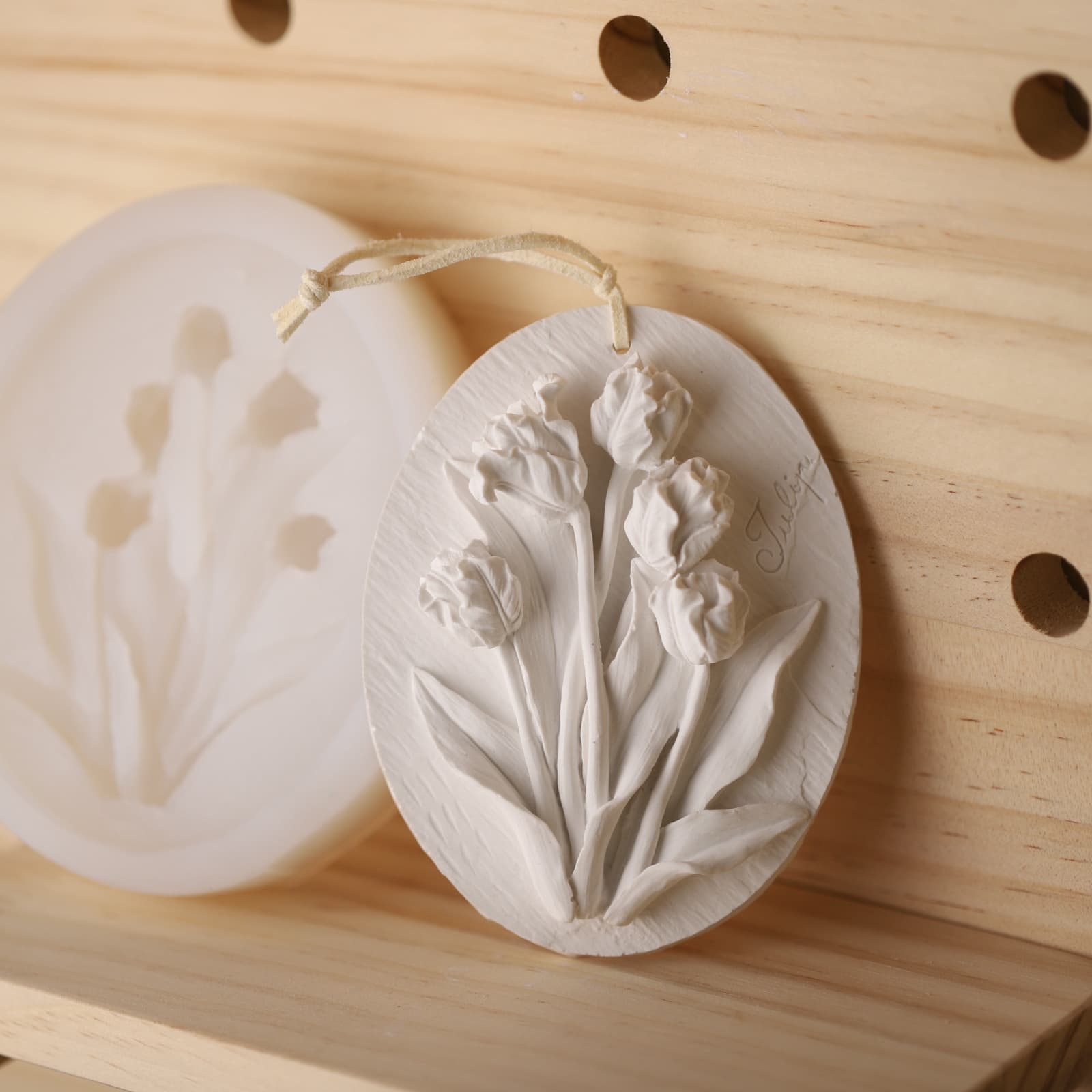 Tulip Hanging Perfume Silicone Mold for Home Wardrobe Car DIY Aromatherapy Plaster Mold Irregular Shape Baking Cake Mold