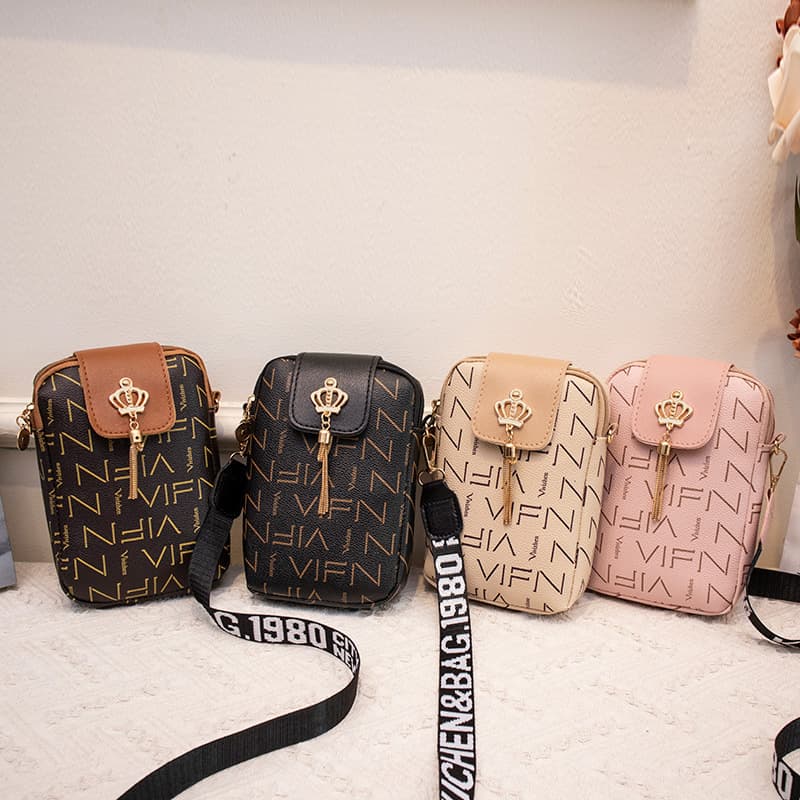 2023 Trendy Ladies Bags Fashion Casual Tassel Decoration Letter Strap Printed Crossbody Phone Bag