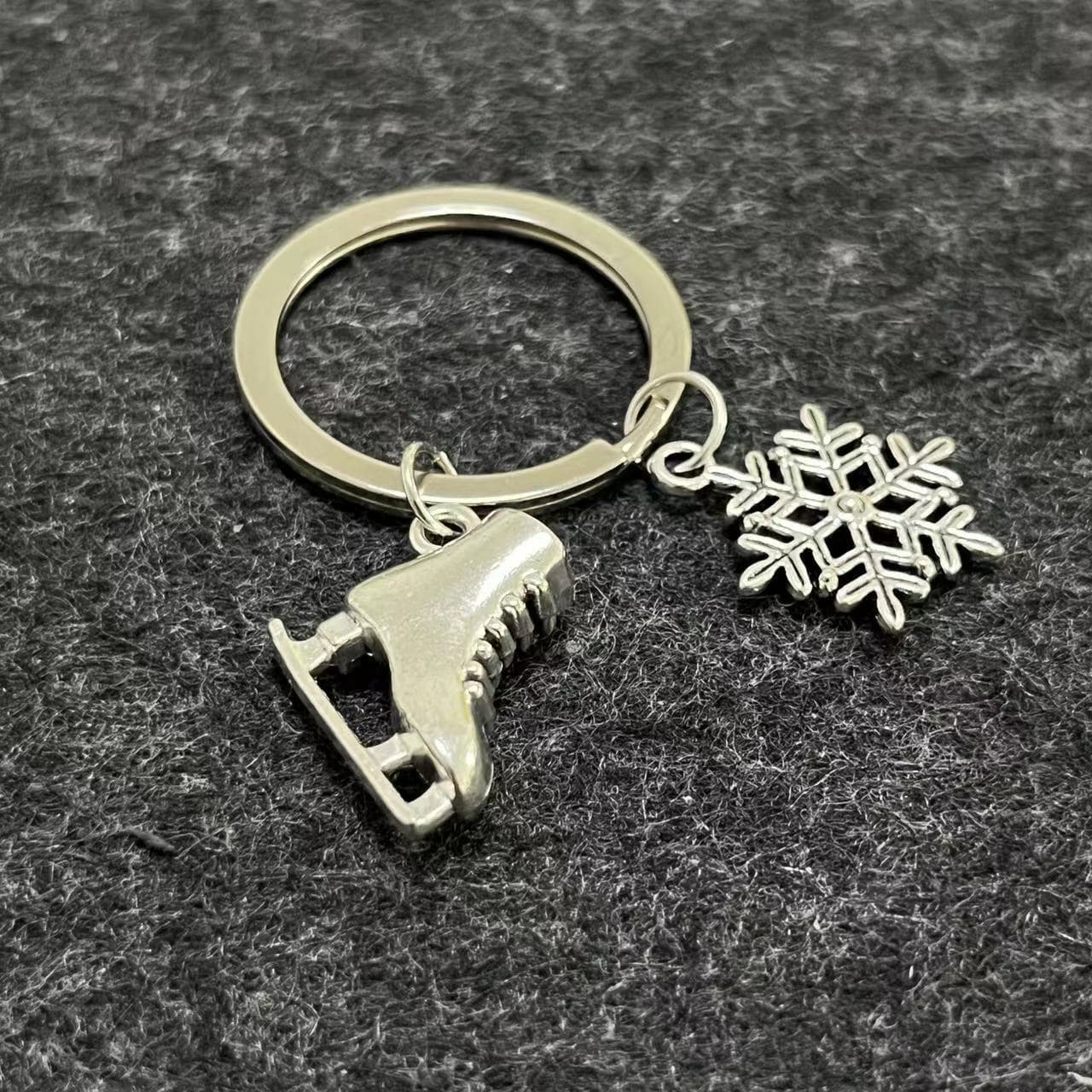 Cross-border Winter Sports Keychain Snowflake Ice Skate Skiing Sports Enthusiast Keyring