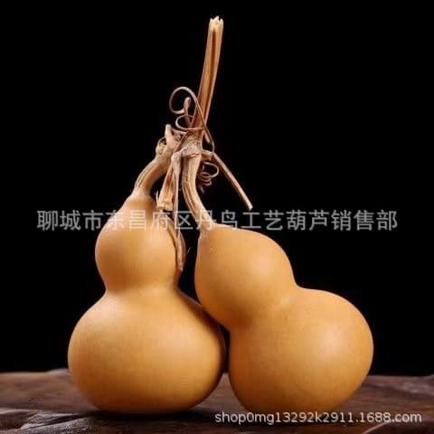 Factory wholesale, natural hand-twist American small gourds from Liaocheng, Shandong, hot-selling gourd crafts at stalls