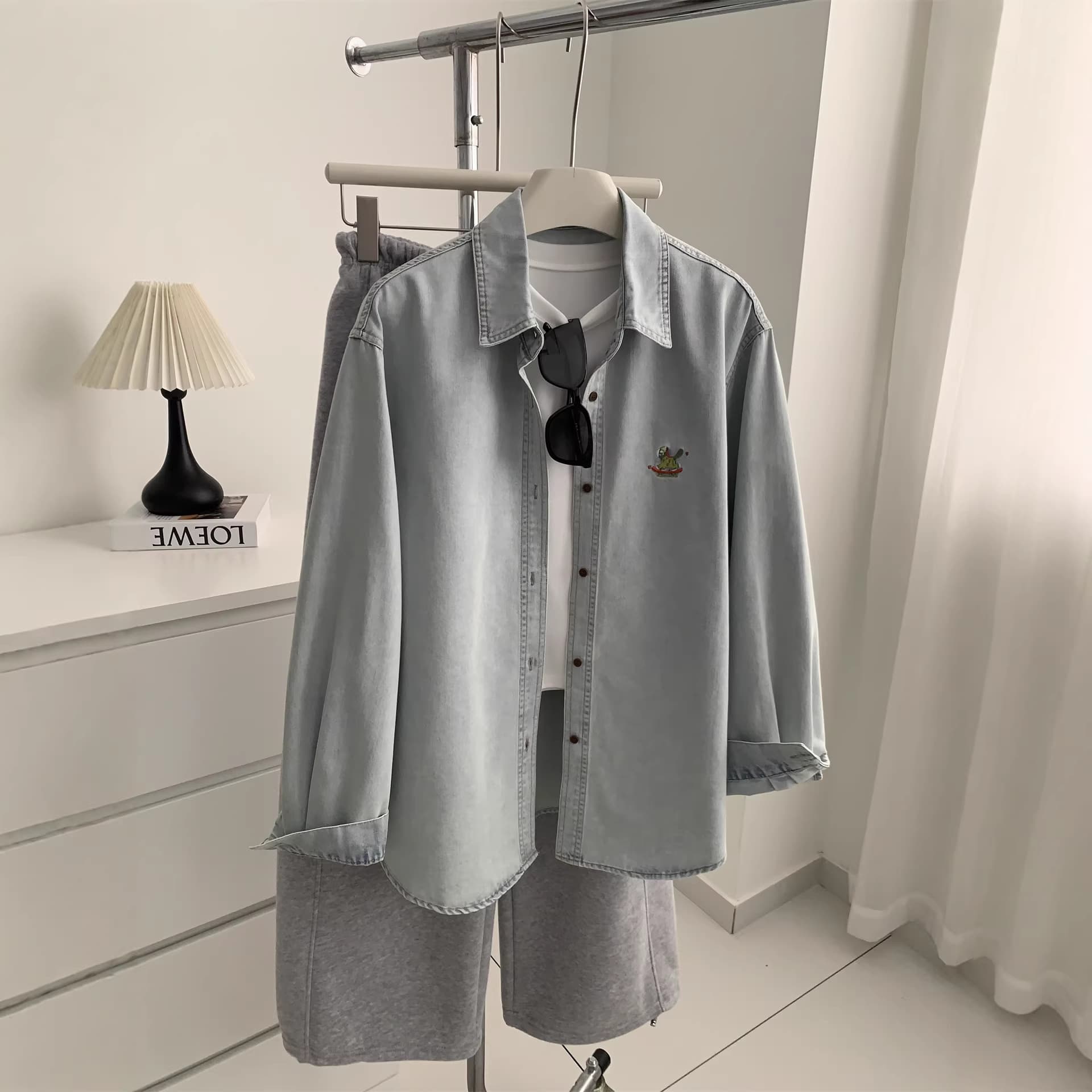 Fresh Artistic Sandwashed Vintage Light Blue Denim Shirt for Women Spring Korean Style Small Horse Embroidery Turn-down Collar Blouse Jacket