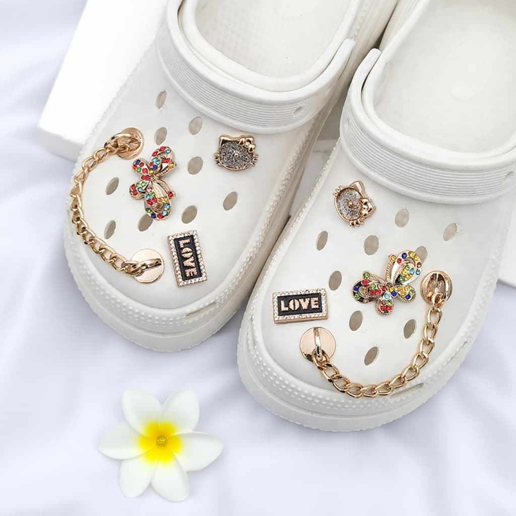 High-End Clog Shoe Accessories with Shiny DIY Parts, Shoe Buckle Decoration, Rhinestone Pearl Ins Small Chanel-Style Shoe Flower Decoration
