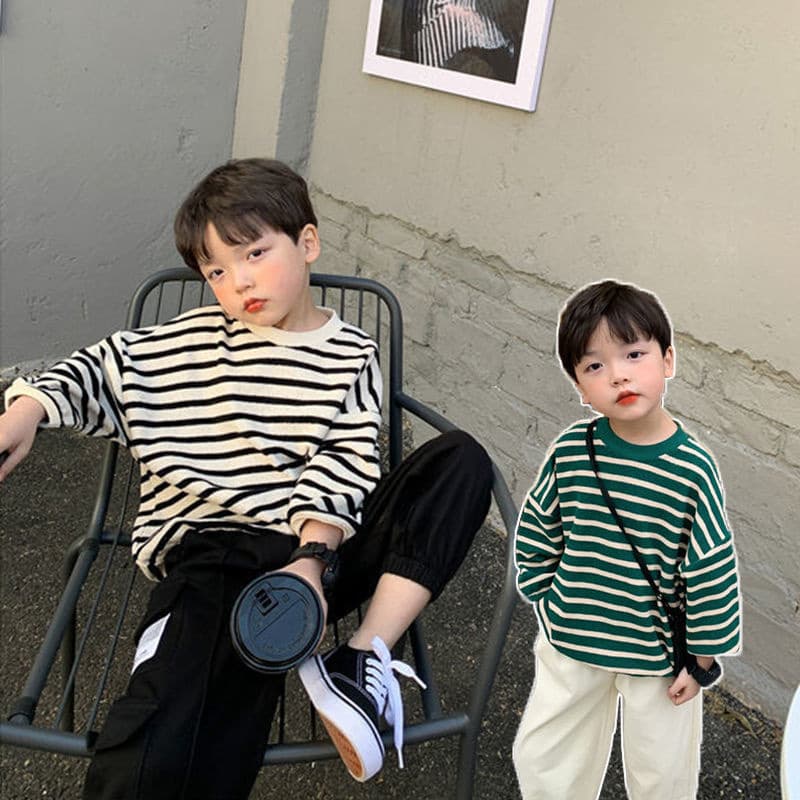 Boys' long-sleeved T-shirt 2026 new spring and autumn medium and large children's clothing handsome striped sweatshirt boys' fashionable tops