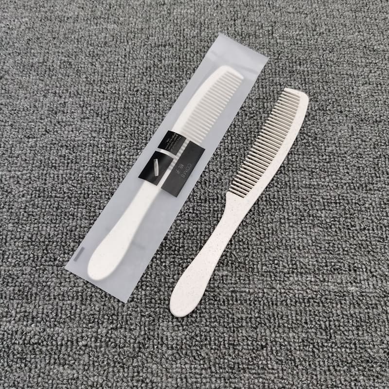 Disposable combs for hotels, guesthouses, and homestays; disposable toiletries; long combs; plastic combs for travel.