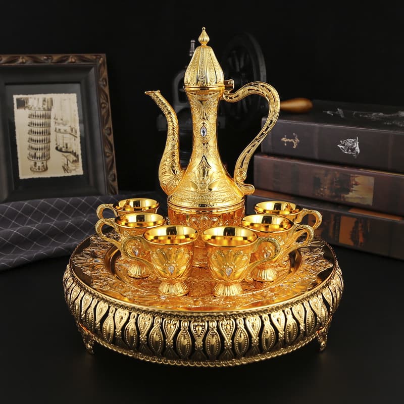 Factory direct sales of high-end metal antique wine sets, European-style high-plate liquor flasks, small wine glasses, home furnishings