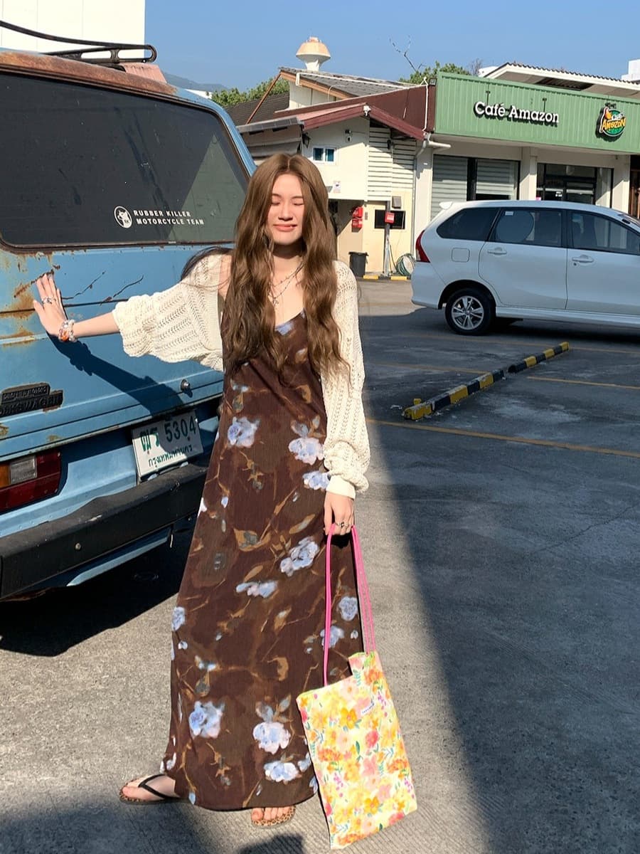 Plus Size Vintage Brown Floral Print Camisole Maxi Dress for Women Summer V-Neck Slimming Flowy Vacation Style Ankle-Length Dress