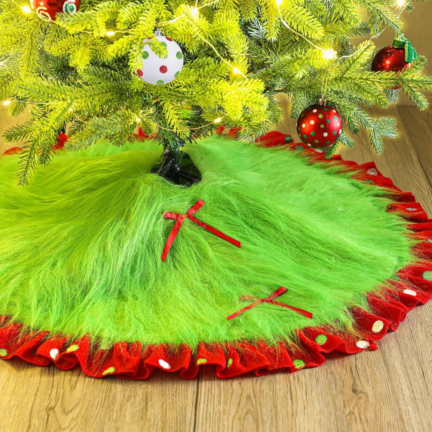 Cross-border new product 122cm red and green Christmas tree skirt plush Christmas tree skirt exquisite tree base Christmas decorations