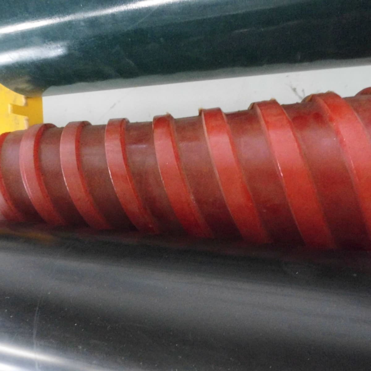 Manufacturers Sell Buffer Rollers on Demand, Rubber Buffer Roller Bracket Sets, and Buffer Roller Accessories for Belt Conveyors