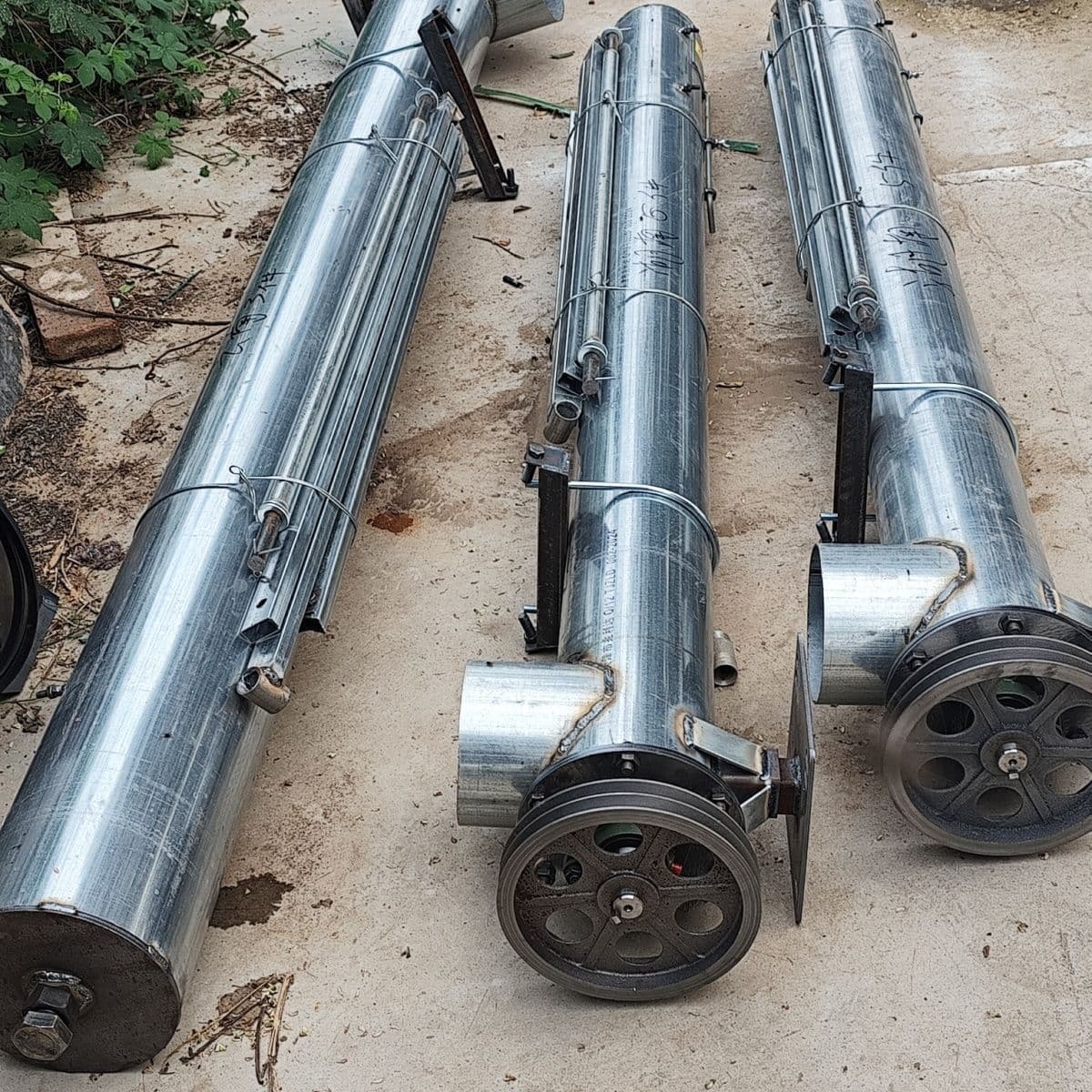 Screw conveyor, grain suction machine, grain extraction machine, small household screw conveyor, sand suction machine, loading tool, grain suction machine