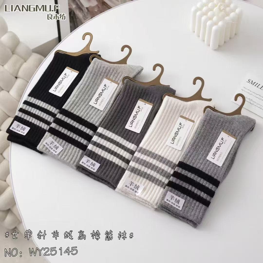 Liangmufang winter new style cashmere slouch socks warm thick women long waist socks cashmere socks Japanese Korean style