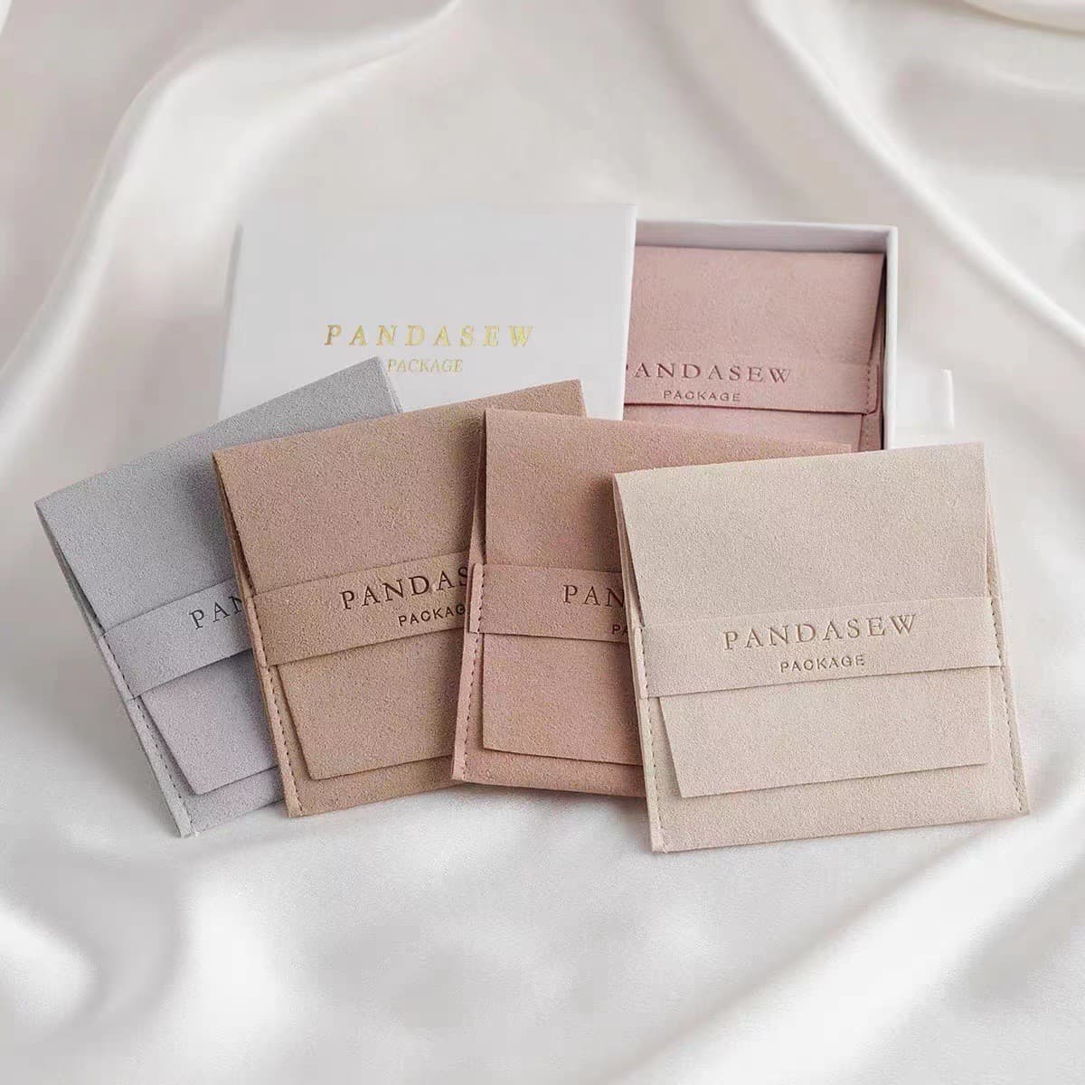 Popular microfiber envelope storage bag, anti-oxidation, no shedding, suitable for storing rings, earrings, necklaces, easy to store