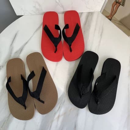 TH*ROW Unbranded Alternative 25 New Couple Flip Flops Summer Lightweight Slip-On Beach Sandals