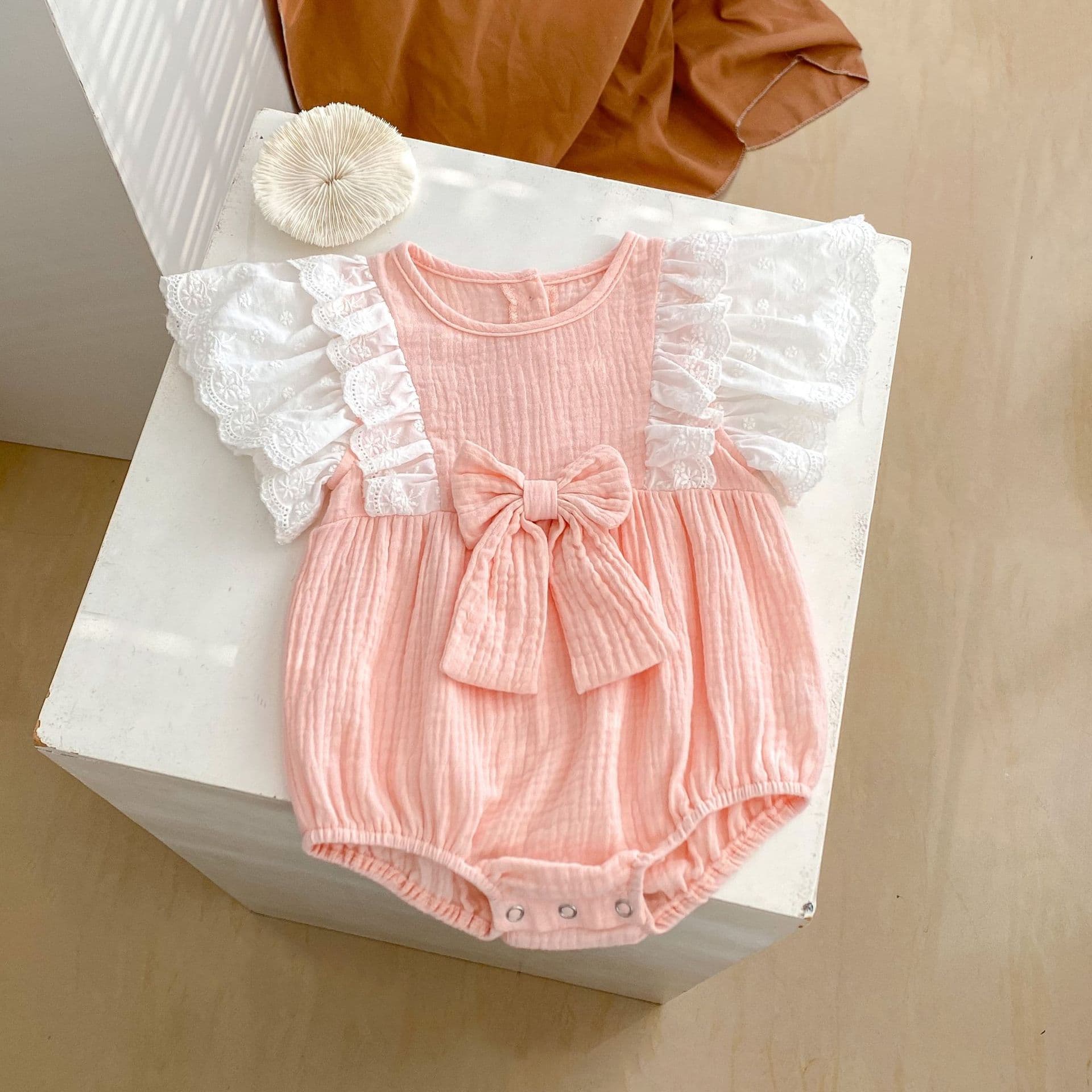 Summer baby bag for baby girls 0-3 years old, pure cotton large lace jumpsuit, flying sleeves, bow cotton harem