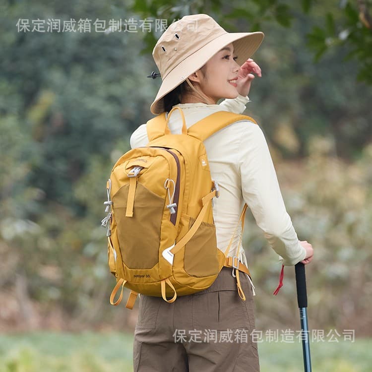 Outdoor backpack, large capacity, waterproof, multifunctional hiking bag for men and women, one-day travel bag, wear-resistant mountaineering bag