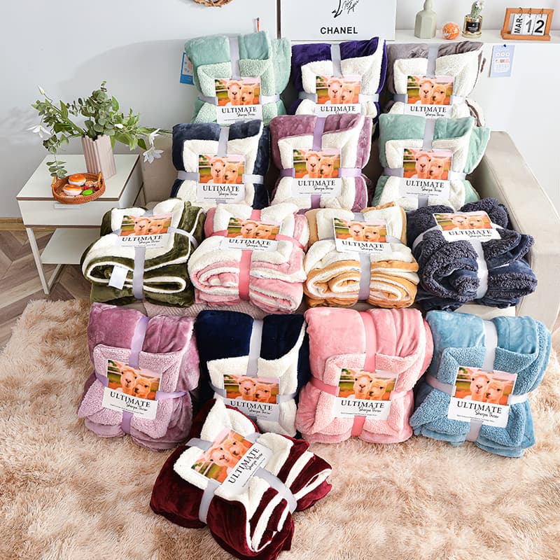 Cross-border double-layer lamb fleece blanket solid color thickened composite flannel autumn/winter blanket wholesale extra warm