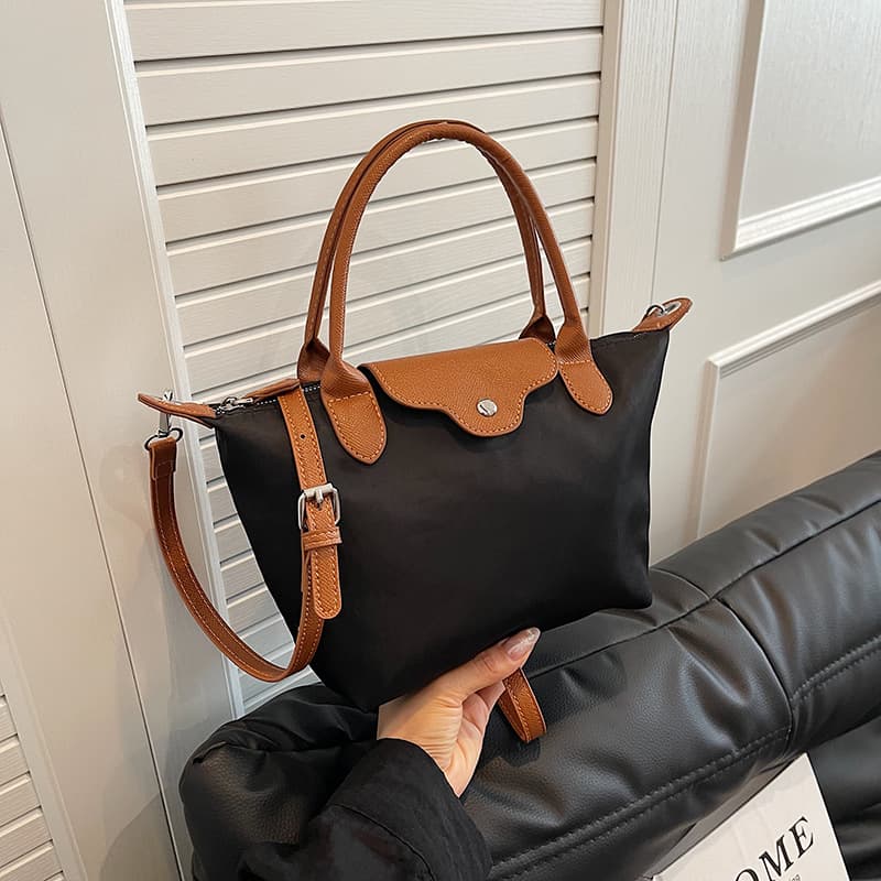 French-style large crossbody bag, waterproof nylon fabric, fashionable handbag, large capacity dumpling classic design, single shoulder and crossbody bag