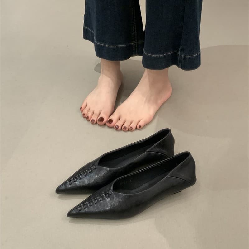 Super Soft! French Black Pointed Toe Leather Shoes with Hidden Wedge Woven Flat Shoes, Heel-Pull-On Witch Shoes, Versatile Shoes for Women