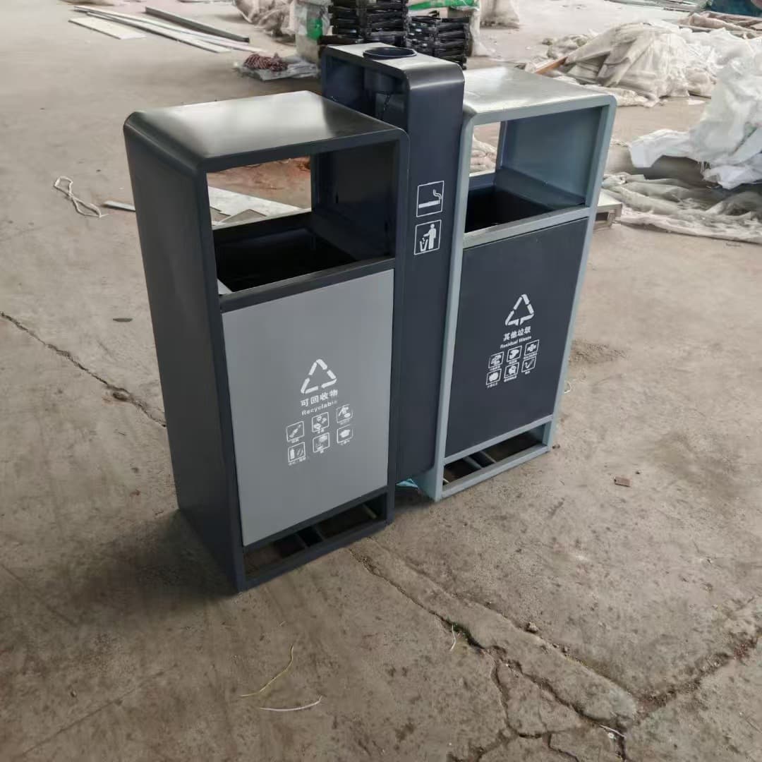 Factory Direct Sales Outdoor Metal Trash Can Commercial Outdoor Scenic Spot Park Community Anti-Corrosion Wooden Litter Bin