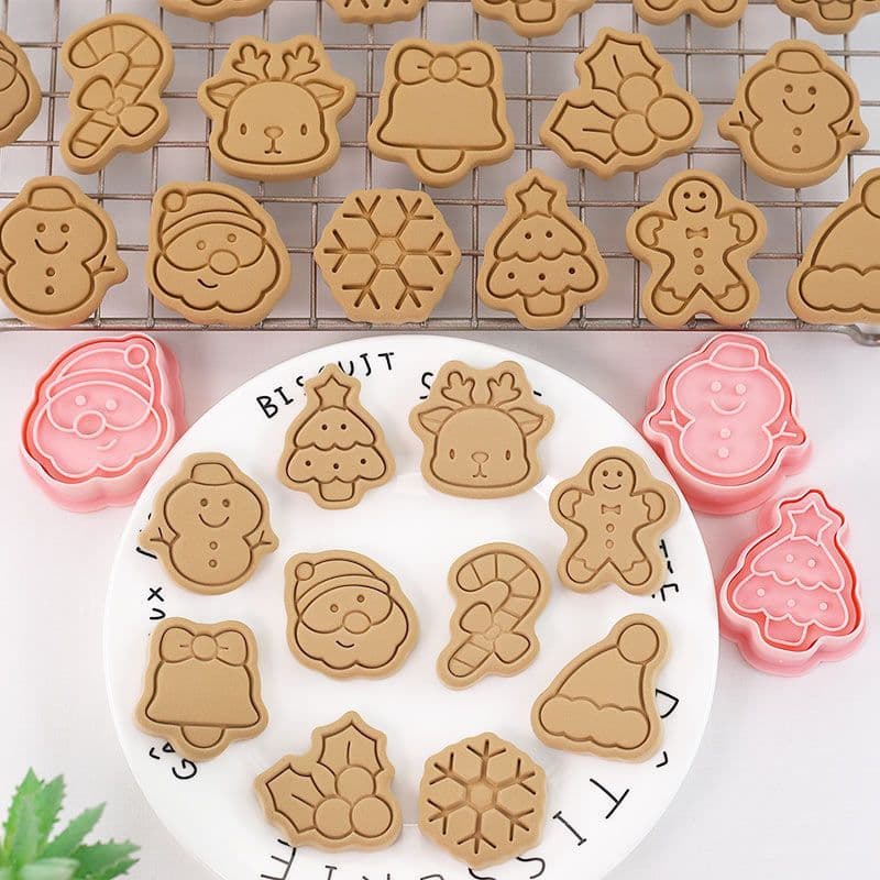 Christmas Cartoon Cookie Mold Household Small Mini Gingerbread Man Christmas Tree Cookie Fondant Baking Tool