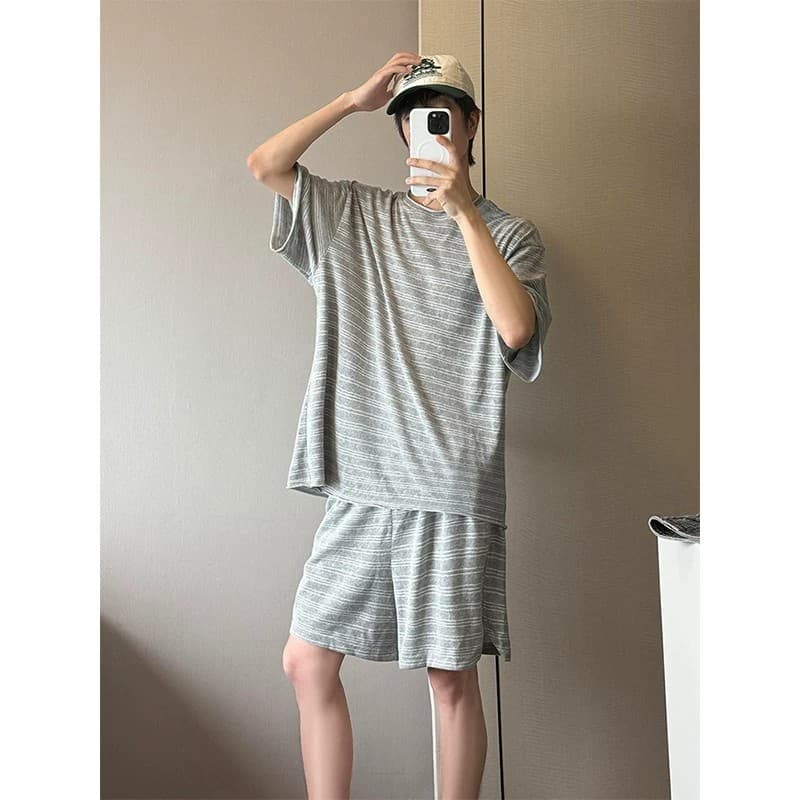 Design Striped Short Sleeve Shirt and Shorts Set for Men, Summer Lazy Relaxed Style High-End T-Shirt Matching Outfit