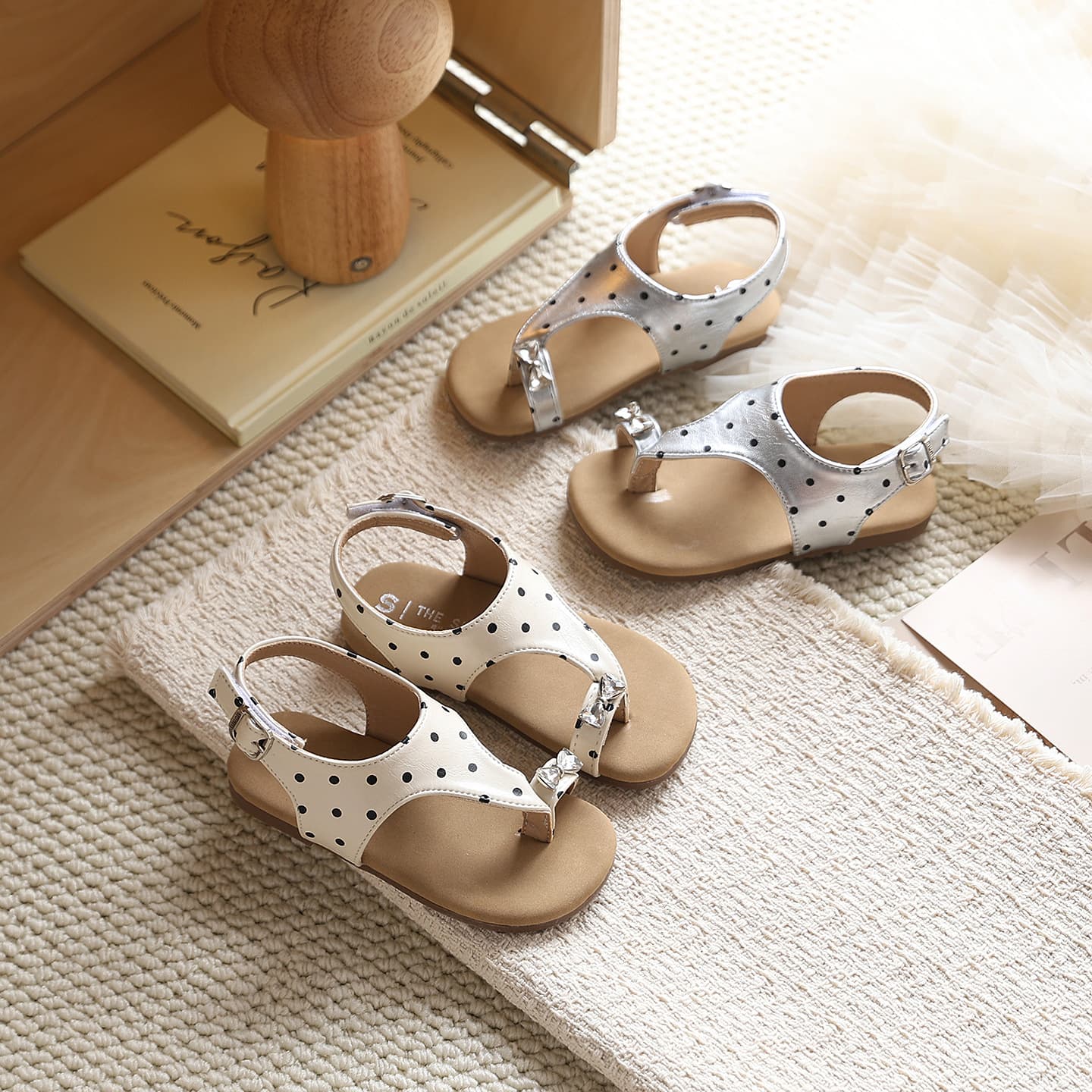 French Flat Sandals for Girls, 2026 New Style, Suitable for Dresses, Beach and Seaside, Kids Flip Flops