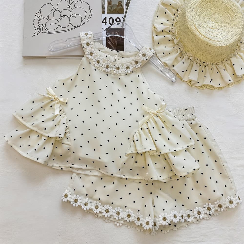 Girls' polka dot halterneck daisy collar sleeveless top suit summer 2026 new polka dot shorts two-piece set trendy
