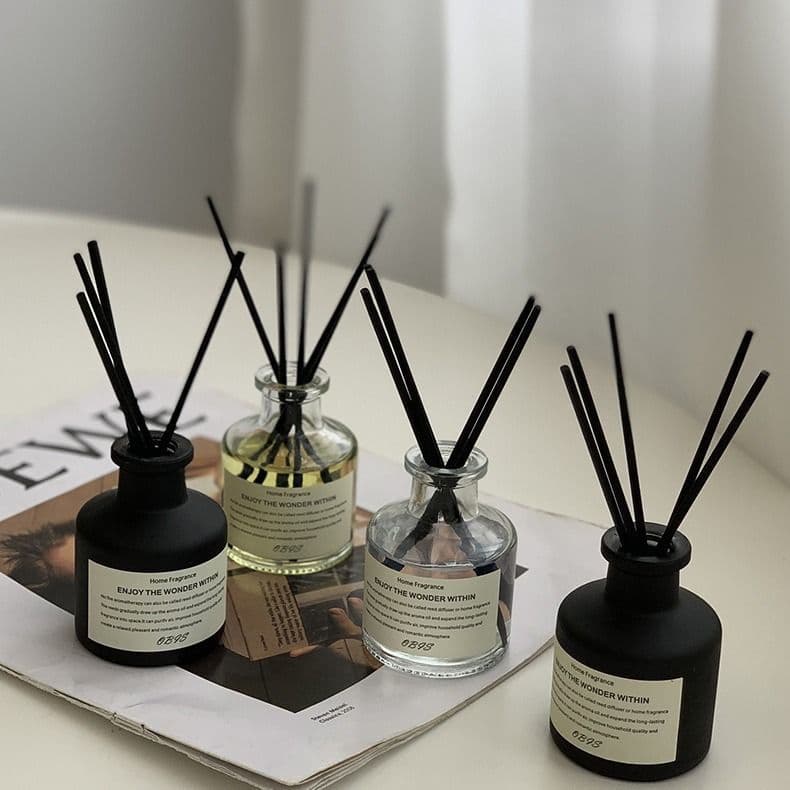 New Black and White Bottle Bedroom Perfume for Home Indoor Long-Lasting Bathroom Incense Ornament Smoke-Free Aromatherapy Indoor Fragrance