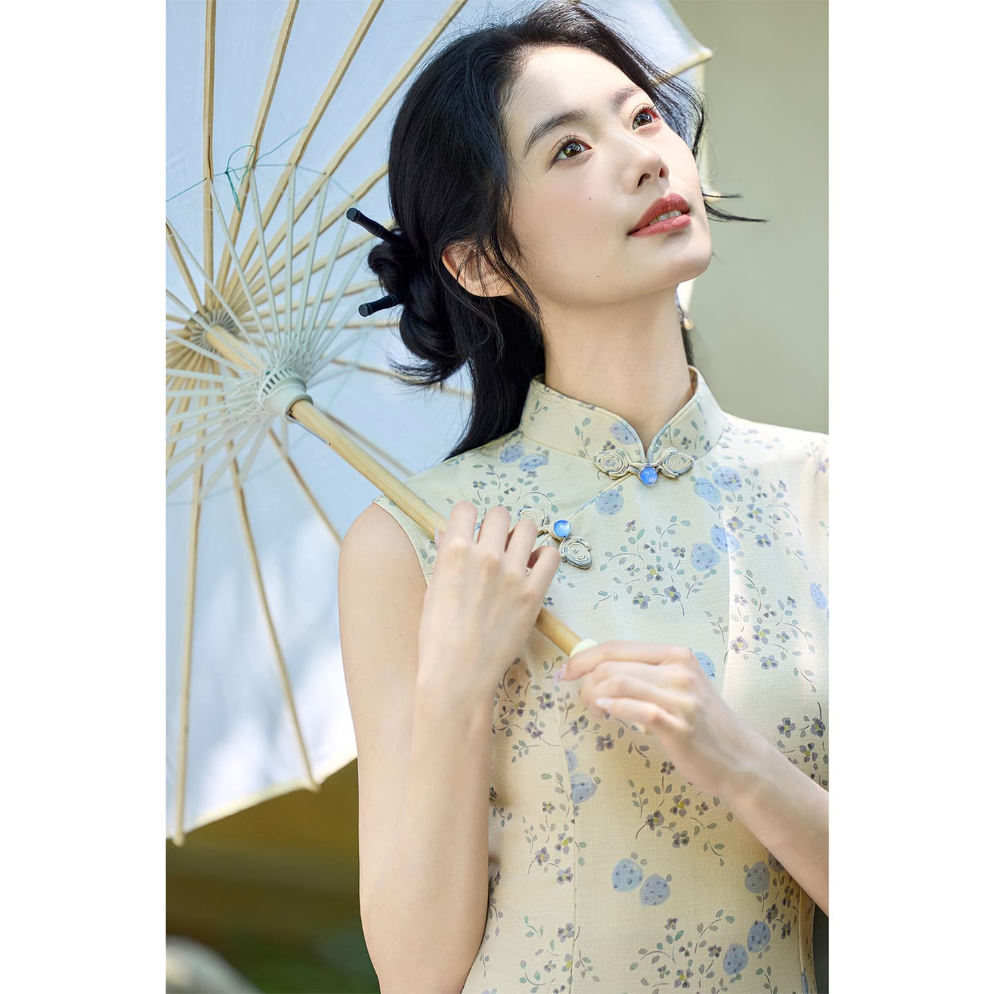 New Chinese Style Apricot Modified Long Cheongsam Dress for Women, 2026 Summer New, Young Sleeveless Style, Suitable for Work
