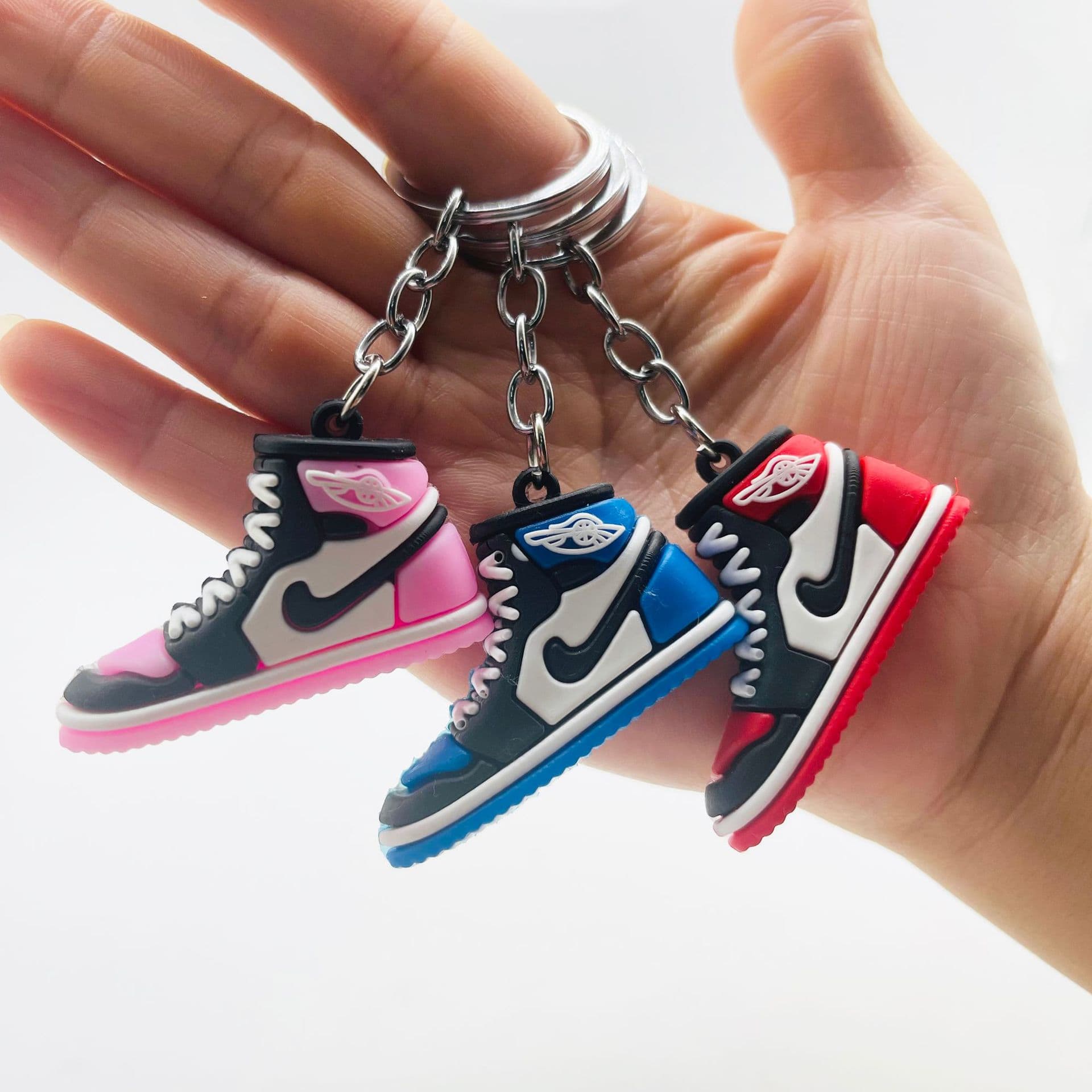 Creative Realistic Basketball Shoe Keychain 3D Sneakers Boys Car Keychain Activity Gifts Souvenirs Wholesale
