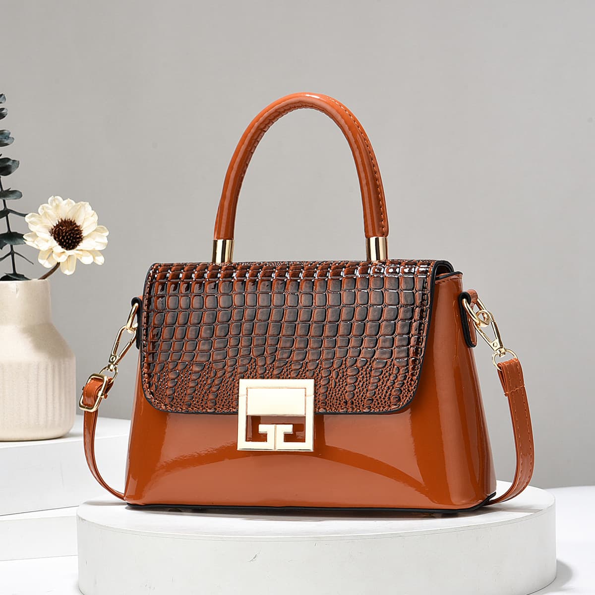New handbags, crocodile pattern embossed fashion crossbody bags, bright leather, stylish, high-end small bags, simple texture, trendy