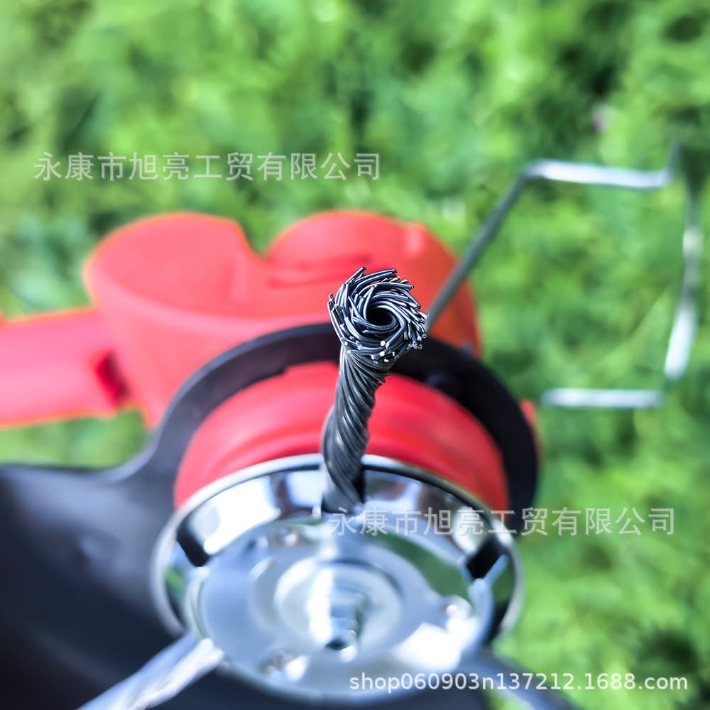3-blade and 6-blade lawnmower heads, wire cutter heads, brush cutter and trimmer parts.