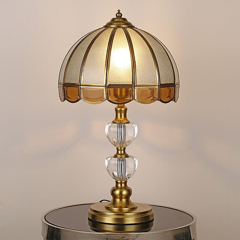All-Brass American Crystal Table Lamp, Bedroom Nightstand, Solid Copper European Style Living Room Master Bedroom, Eye-Protective Tempered Glass Vintage Lighting