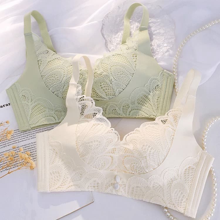 Women's bra set for small breasts, featuring push-up, wire-free design, side support, and anti-sagging. Lace-embellished with extra padding for added lift.
