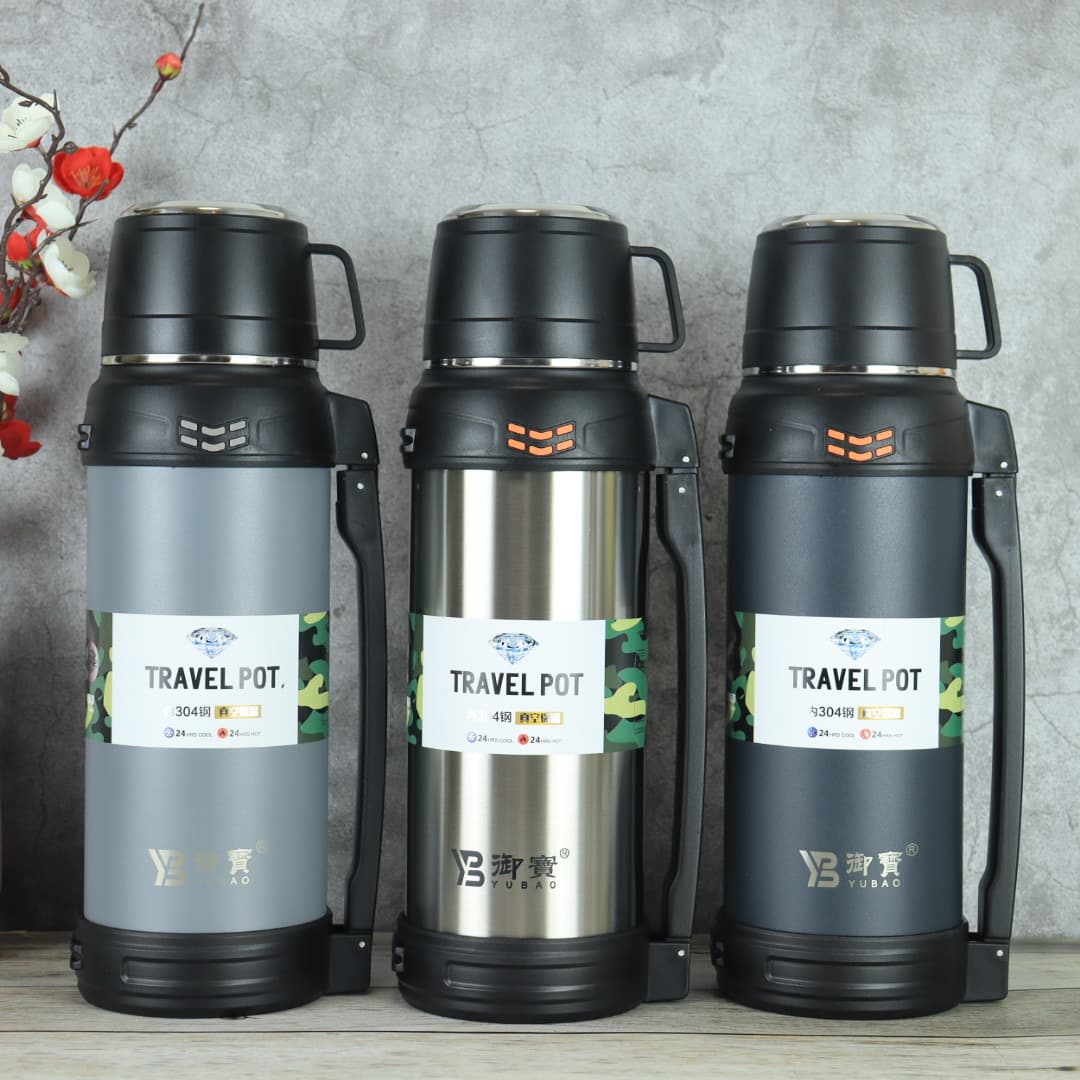 2000ml travel thermos, large capacity, 304 stainless steel, portable outdoor travel water bottle.
