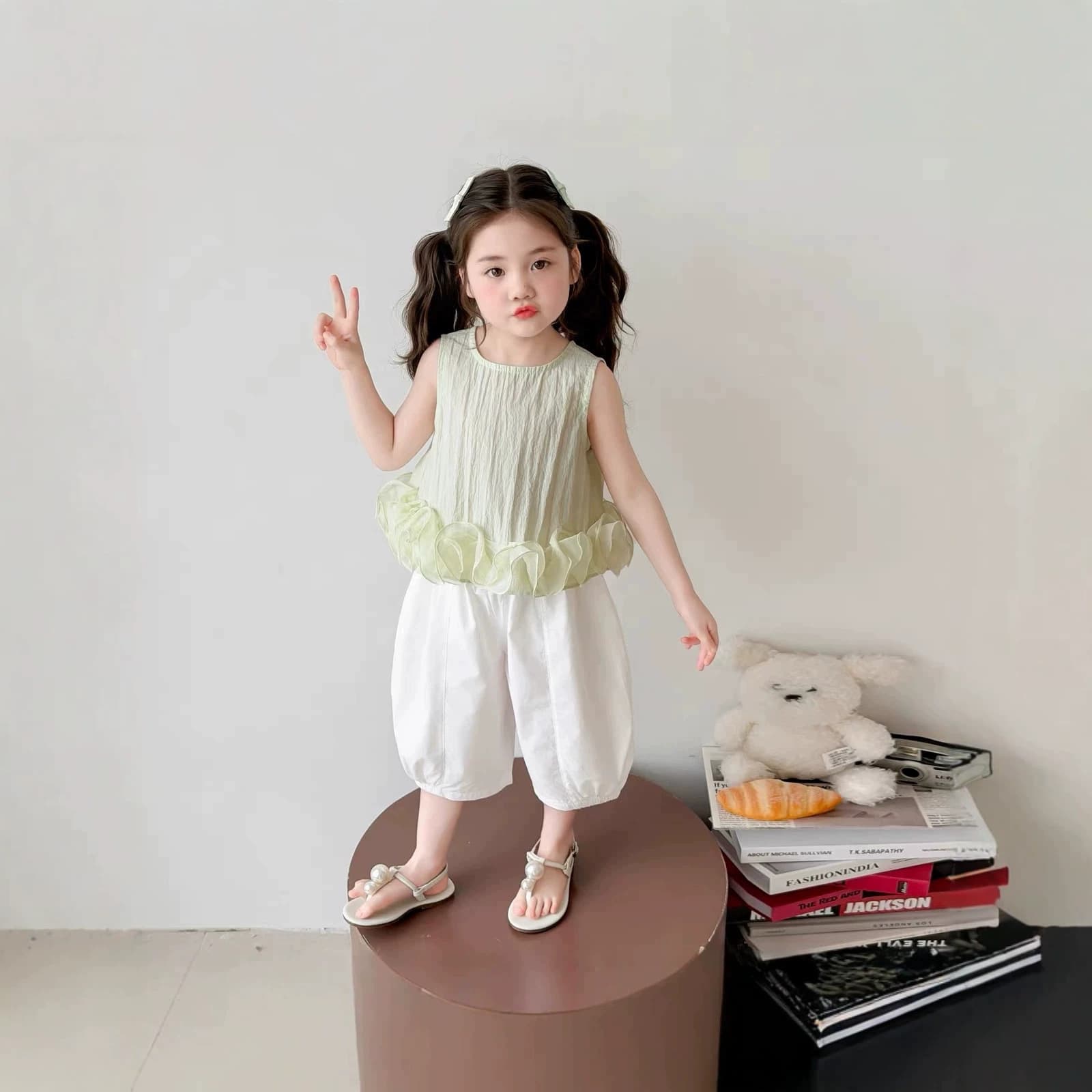 Girls resort style lace sleeveless top set 2026 new summer baby thin style fresh and western style two-piece set