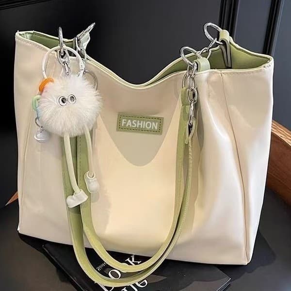 Large Capacity Tote New Versatile Shoulder Bag for College Students Commute Casual Niche Fashion Going Out Bag