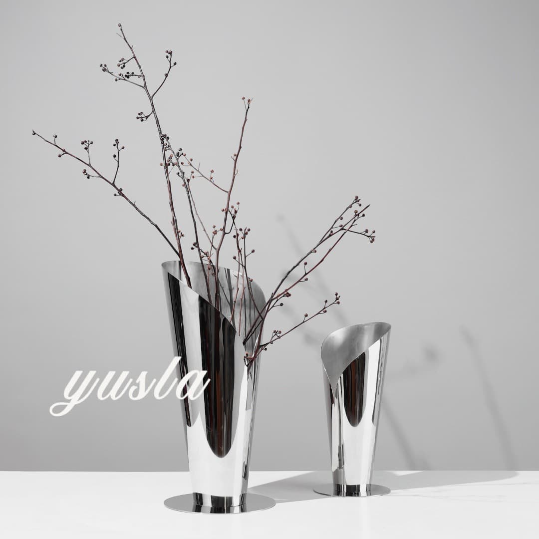Minimalist Modern Living Room Coffee Table Dining Table Bar Cabinet Villa Dry Flower Vase Sample Piece Soft Decorative Ornament