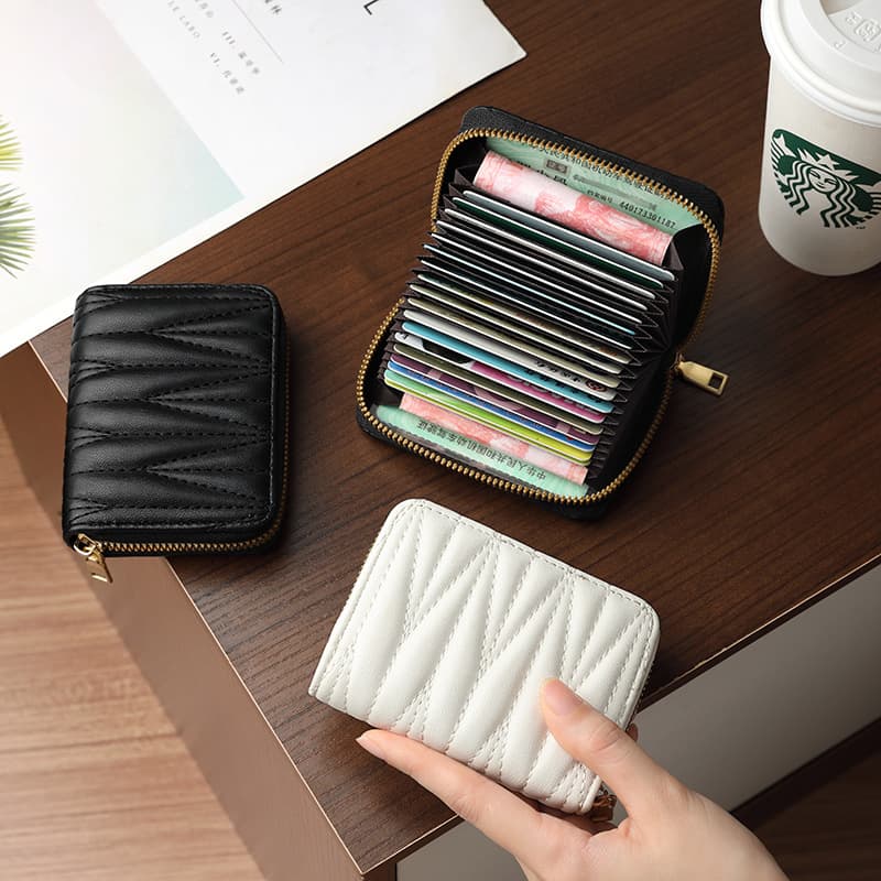 Women's Card Holder, Exquisite and High-End, New Style with Multiple Card Slots, Compact, Anti-Degaussing, High Aesthetic Value, Coin and ID Holder for Women