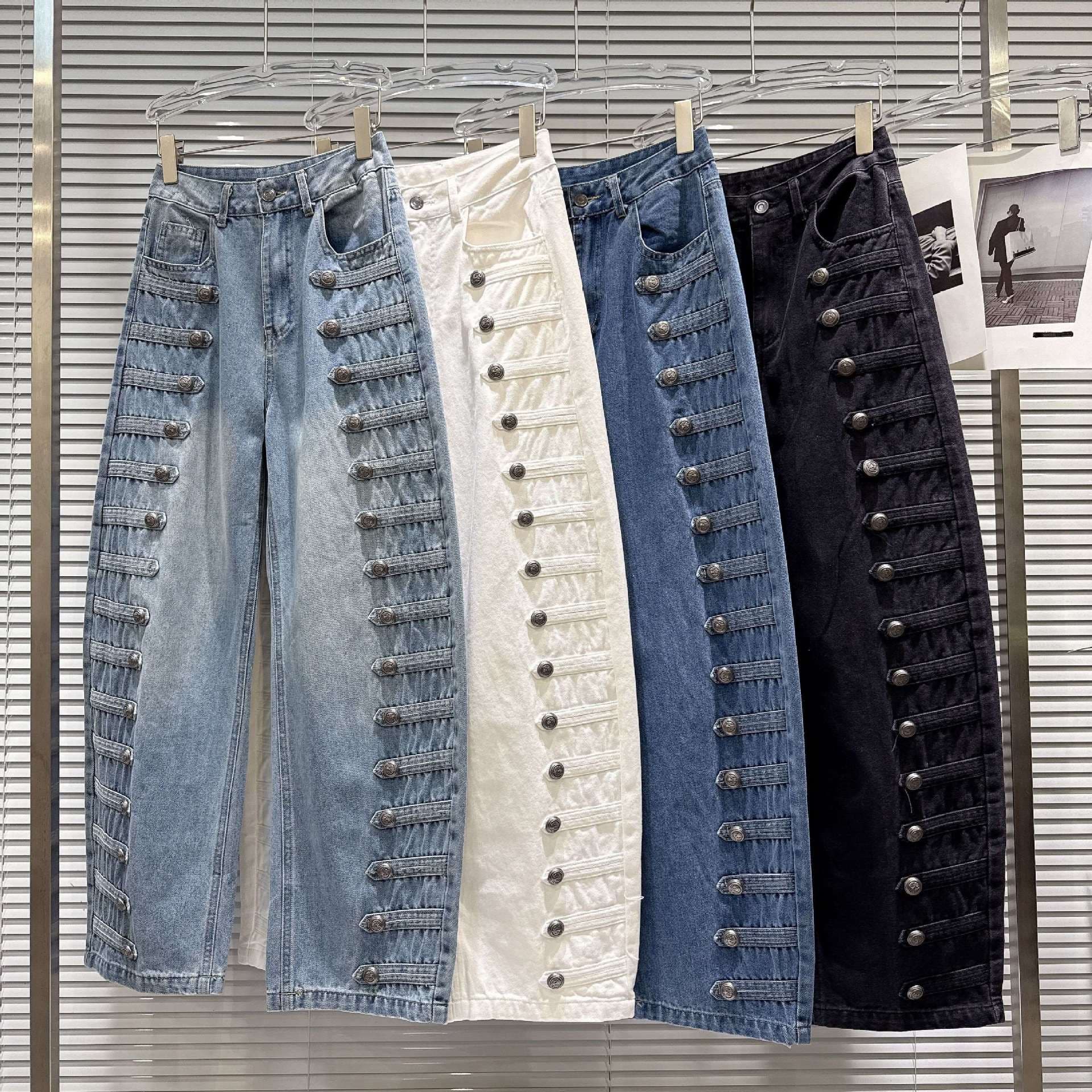 Europe 2026 Summer New Trend Streetwear Metal Bone Buckle Loose Curved Cut Wide-Leg Jeans for Women