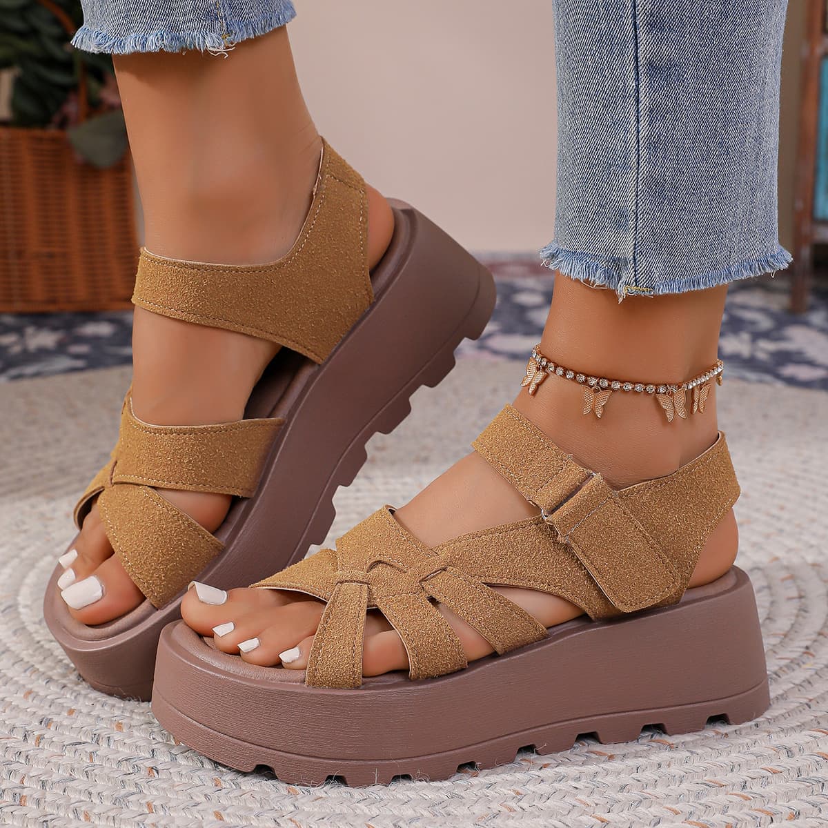 Cross-Border Retro Sandals for Women, Summer 2026 New Arrival, Platform Height Increase for Petite, Casual Beach Vacation Roman Shoes