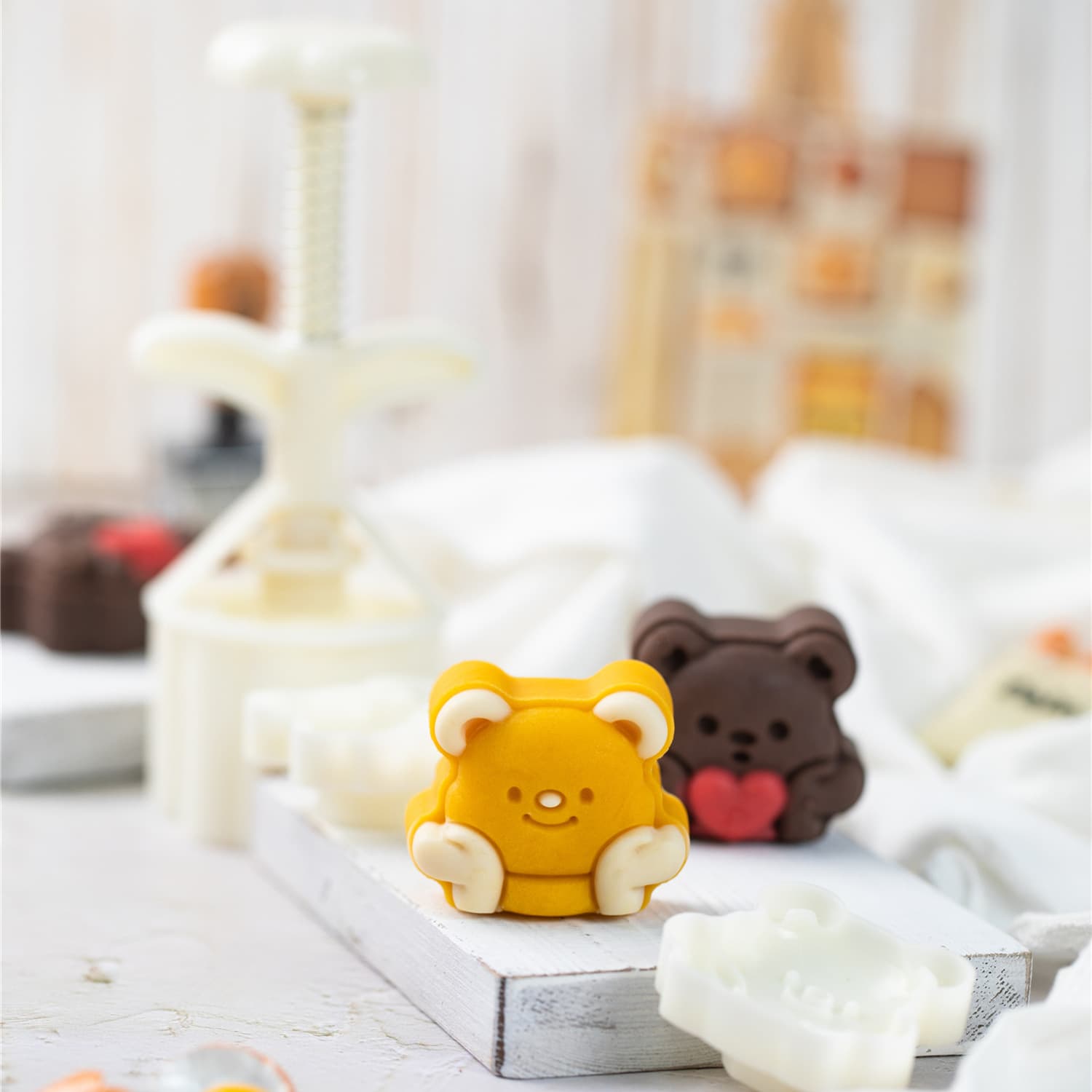 Sanmu Original | 50g Love Bear pastry mold, cute cartoon hand-press pineapple cake and mung bean cake mold