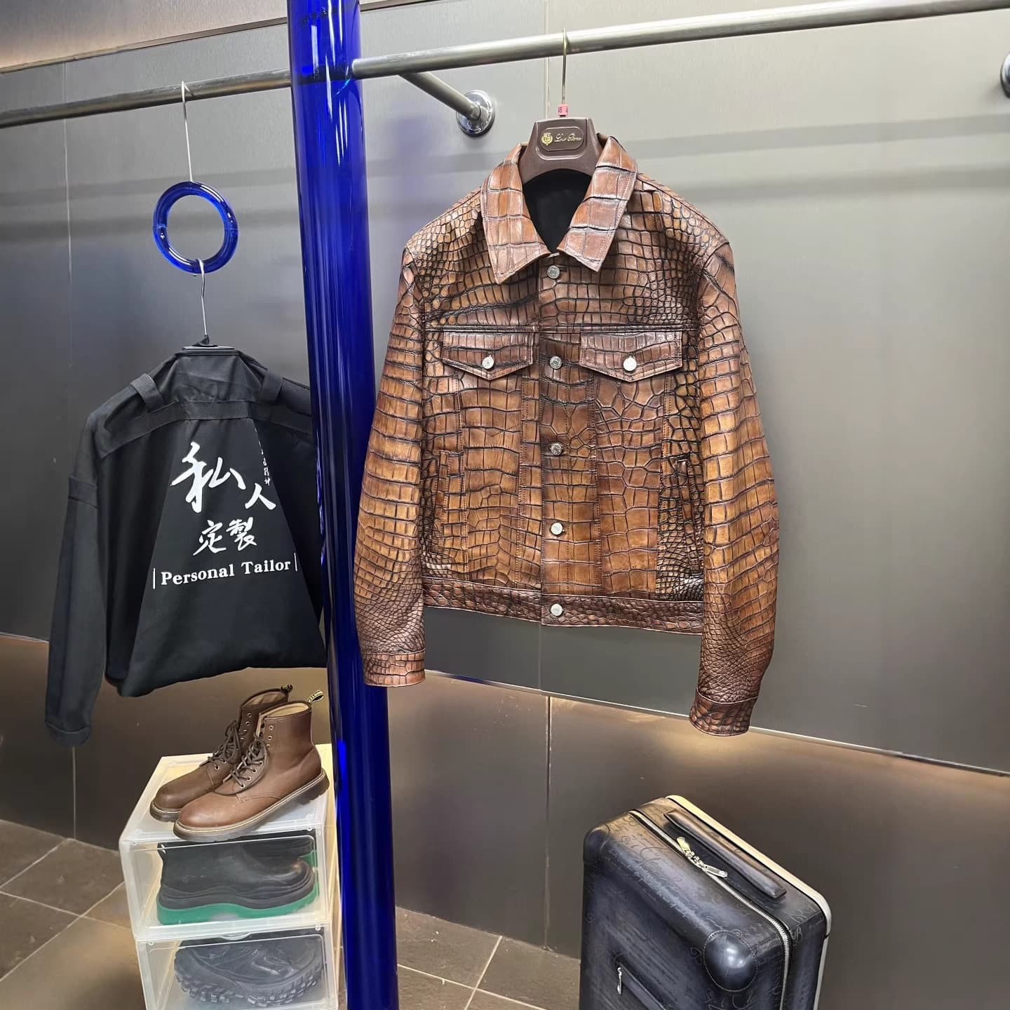 Men's suit collar crocodile leather jacket, men's pure hand-rubbed color motorcycle leather jacket, men's short, trendy and loose