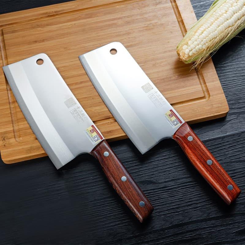 Lightweight and compact kitchen knife for women, sharp and easy to sharpen, stainless steel slicing knife for kitchen use.