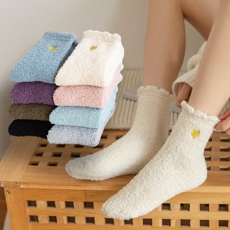 Cross-border Coral Fleece Women's Mid-Calf Socks, Winter Thickened and Fleece-Lined, Postpartum Sleep Towel Floor Socks