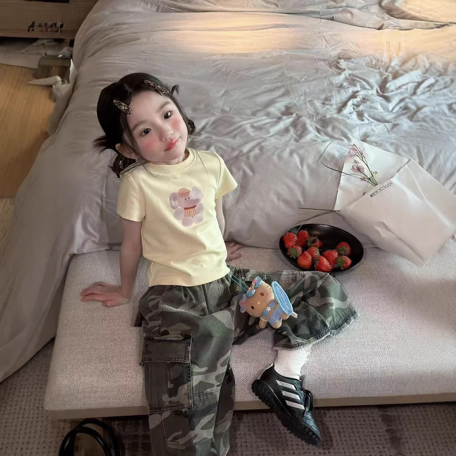 Girls' Outfit Summer New Camouflage Cargo Wide-Leg Pants Little Girl Stylish Short-Sleeve Top Capri Pants Two-Piece Set