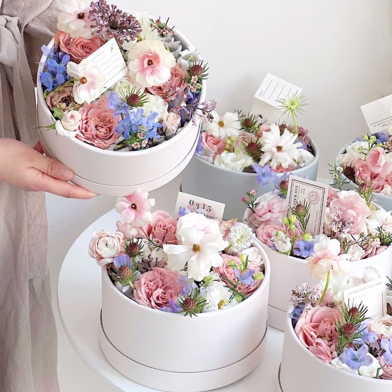 Round transparent gift box, fruit flower box, flower gift packaging, white window flower arrangement box, Mid-Autumn moon cake flower box