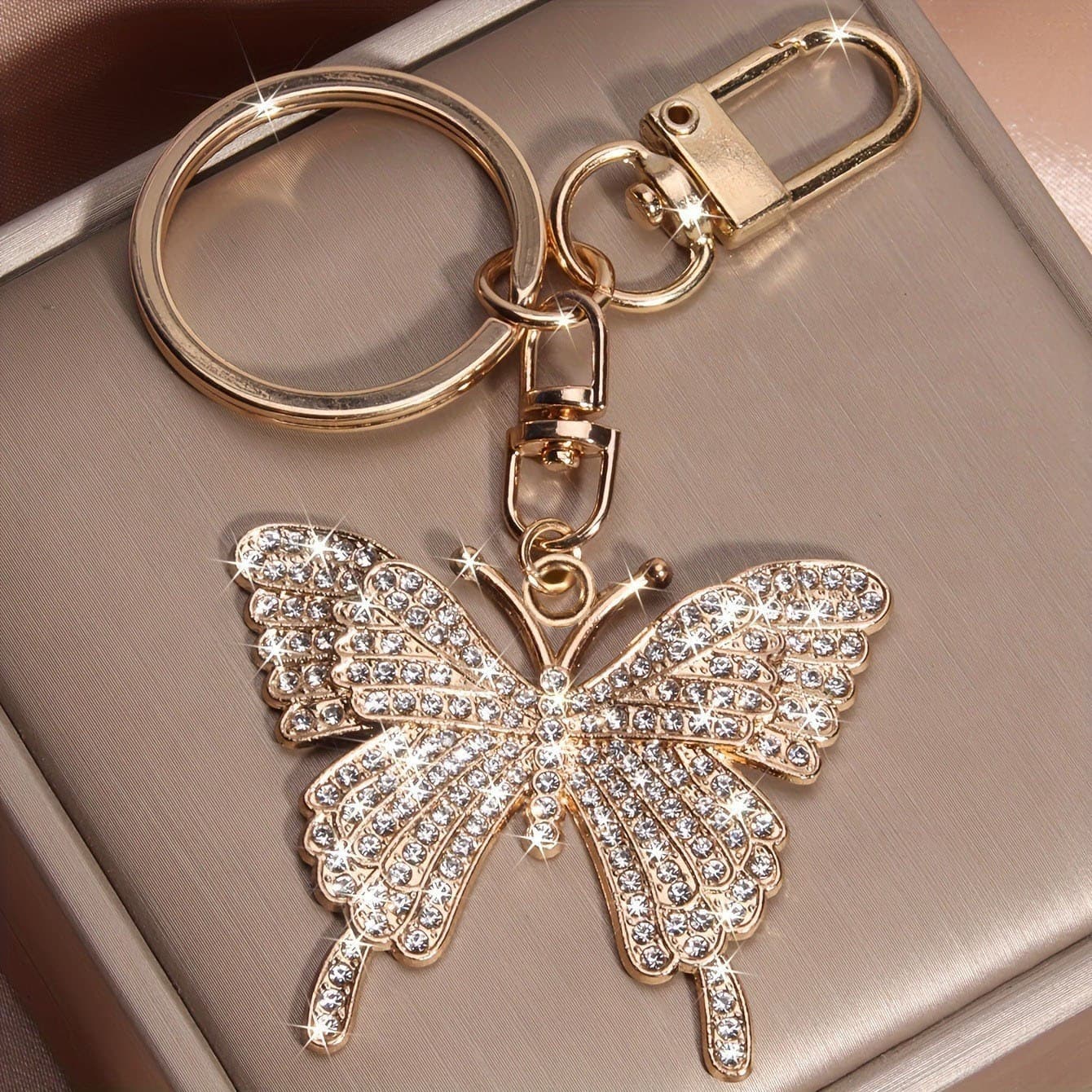Diamond Butterfly Mobile Phone Chain Alloy Light Luxury Keychain Pendant Women's Bag Car Keychain Decoration Pendant Friends