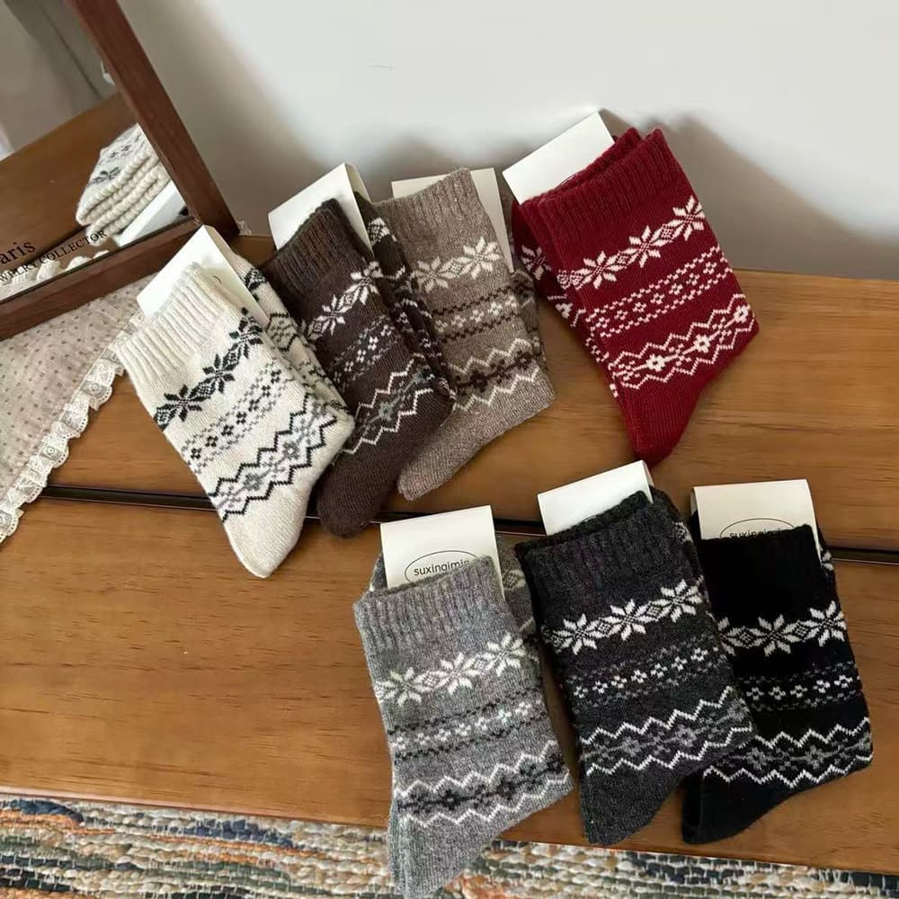 Suxinaimin Fall/Winter Thickened Warm Wool Women's Socks Winter Fair Isle Retro Snowflake Stacked Mid-Crew Socks