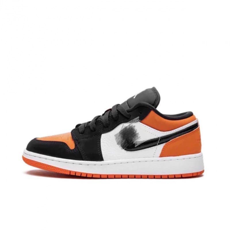 Putian genuine AJ1 black and white panda smoky gray sneakers, Jordan 1 low-top basketball shoes, outdoor couple shoes, men's and women's shoes
